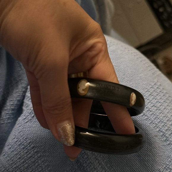 Amedeo NYC Lucite Rare Cameo bangle - Picture 5 of 5